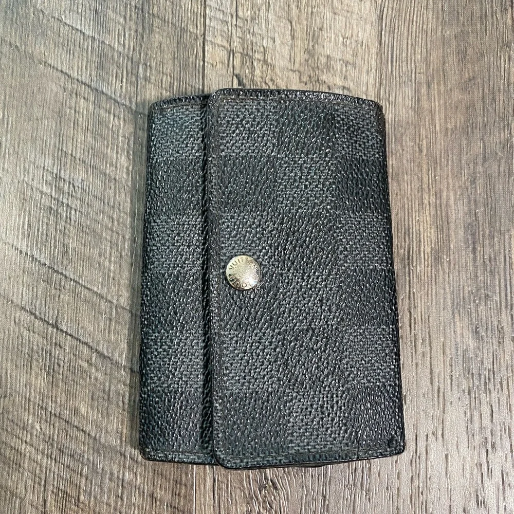 LOUIS VUITTON LV Damier Graphite 6 Key Holder